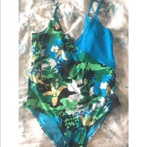 aerie one peice, open back non adjustable straps